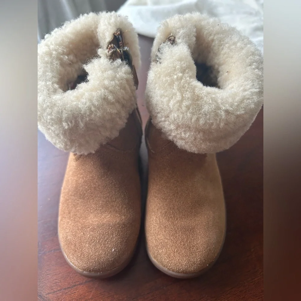 UGG tan boots